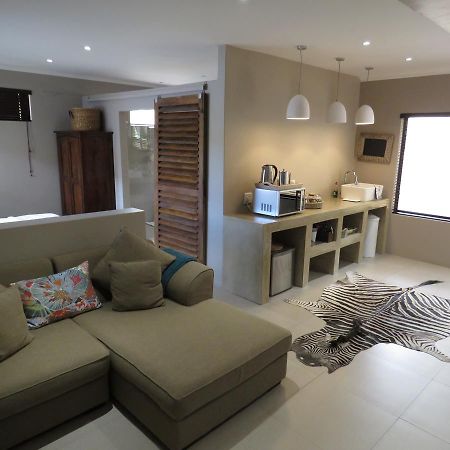 Beautiful Studio! Modern, secure,comfy stay in Windhoek Golf Estate Exterior foto