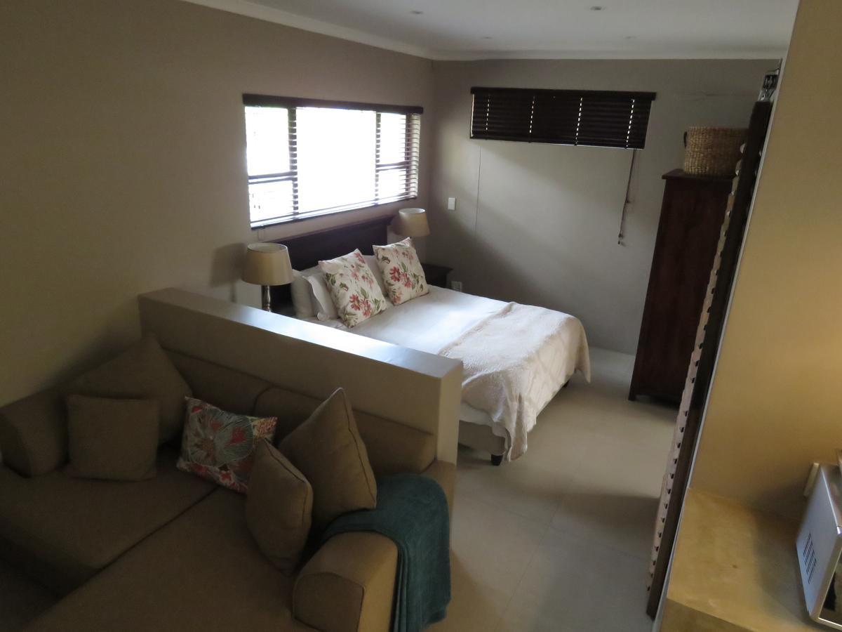 Beautiful Studio! Modern, secure,comfy stay in Windhoek Golf Estate Exterior foto